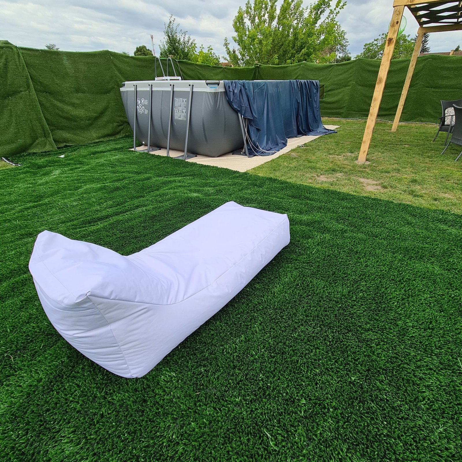 Jumbo Lazy Bed – LEŽALJKA | BELA